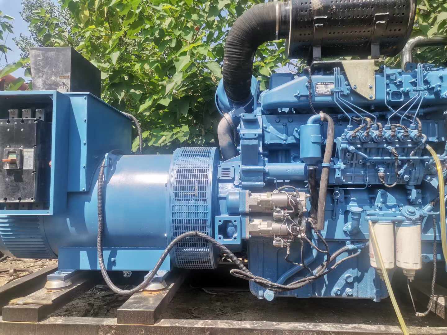 盘龙详细说明降低 800kW 柴油发电机输出电流波动的方法